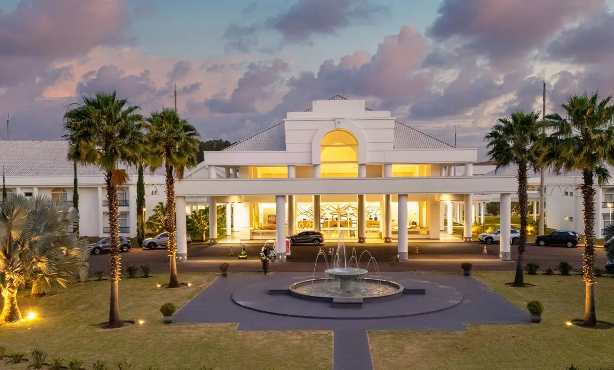 Fachada do Jardins de Jurema ao entardecer